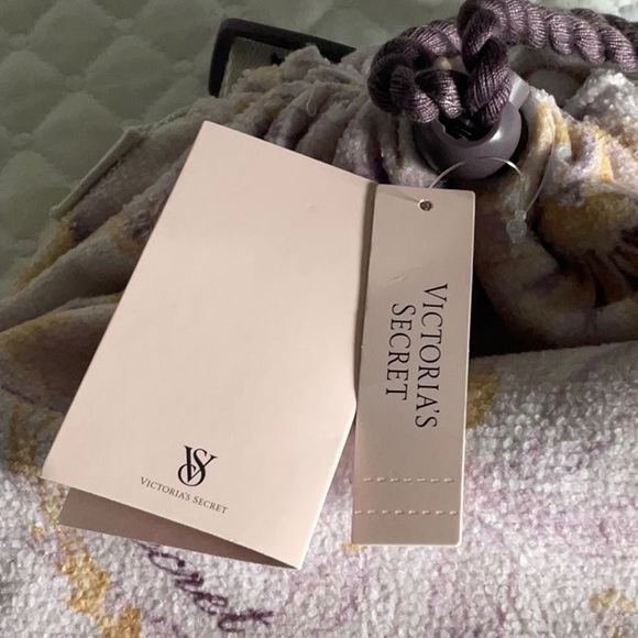 Victoria Secret 2-In-1 Towel Backpack - Picture 4 of 7